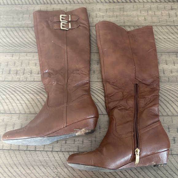 Used and well worn womens wedge boots, size 6 - Picture 1 of 3